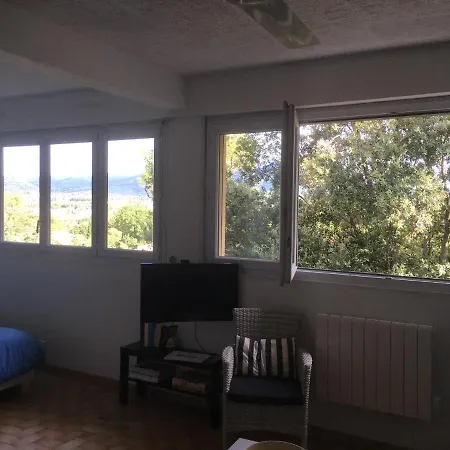 Plage du Pin-de-Galle au Pradet Appartement *